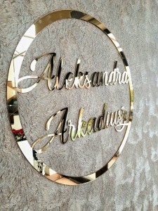 Koło z wpisanymi imionami 