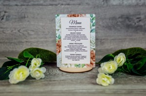 Menu weselne na kwiatowym tle